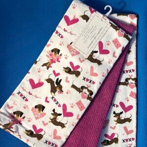 NEW NWT 3 PACK ADORABLE & PLAYFUL DACHSHUND LOVE PLUS MAROON ABSORBENT TOWEL SET